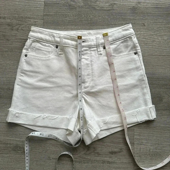 Good american shorts Sz 24 ☀️ 🌞 ⛅️ - Picture 5 of 5